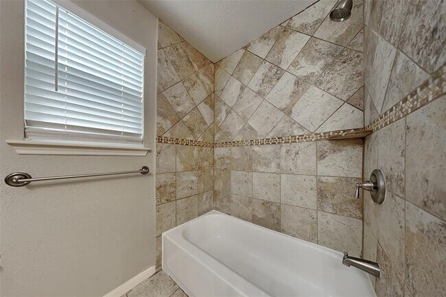 Building Photo - 18414 Arbormont Dr