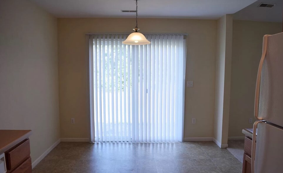 Sliding doorway to patio - 24353 Tanglewood Rd