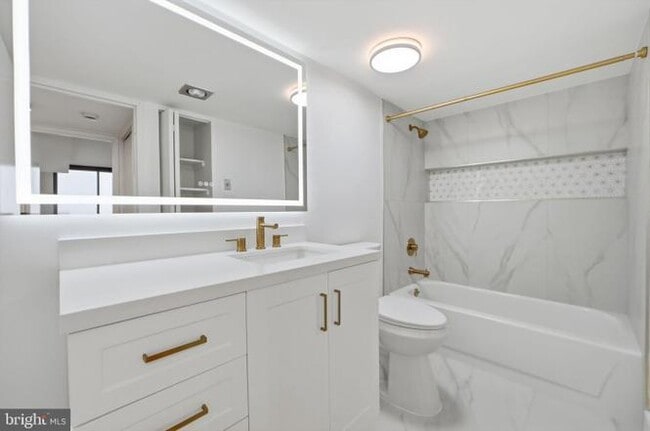 Building Photo - 1808 Old Meadow Rd