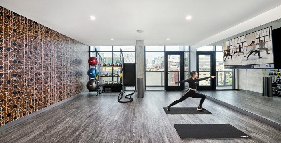 Building Photo - 1240 W Randolph St