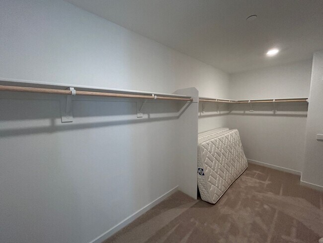 Building Photo - Brand New Build in Great Location and New ...