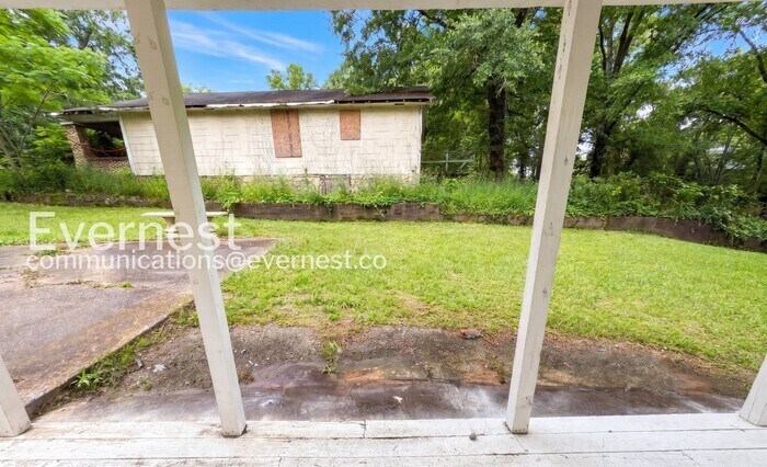 Building Photo - 630 77th St S