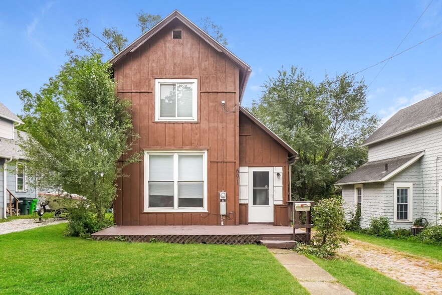 Building Photo - 691 Wooster Road North