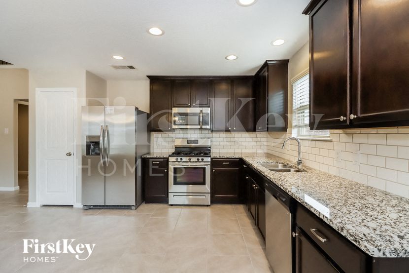 Building Photo - 1409 Woods Lake Ct