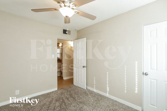 Building Photo - 5015 N 20th Ave