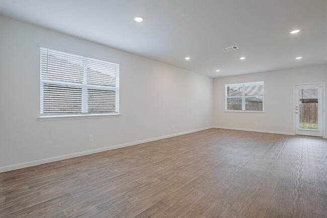 Building Photo - 224 Briggs Ln