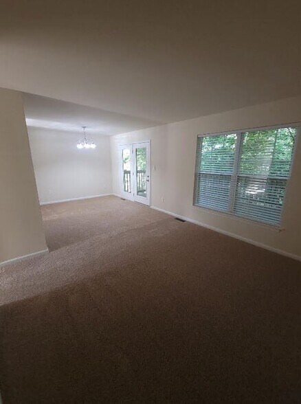 Living Room - 527 Upland St