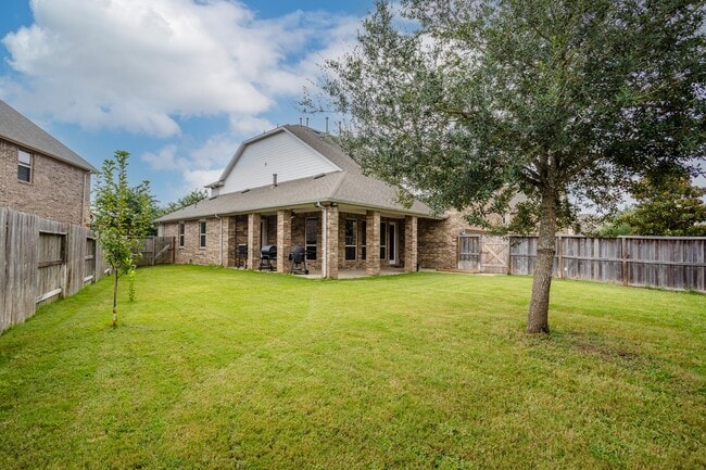 Building Photo - 7339 Chatham Green Dr