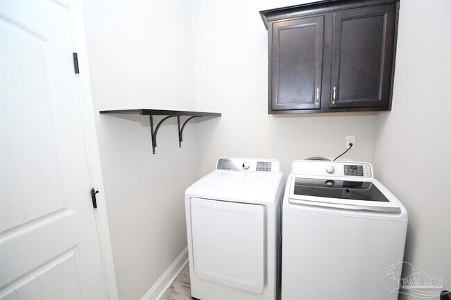 Building Photo - 8809 Bellawood Cir