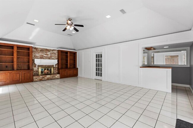 Building Photo - 18318 Mahogany Forest Dr