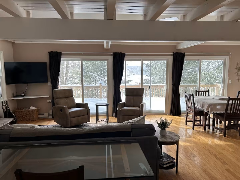 Building Photo - 542 Island View Dr