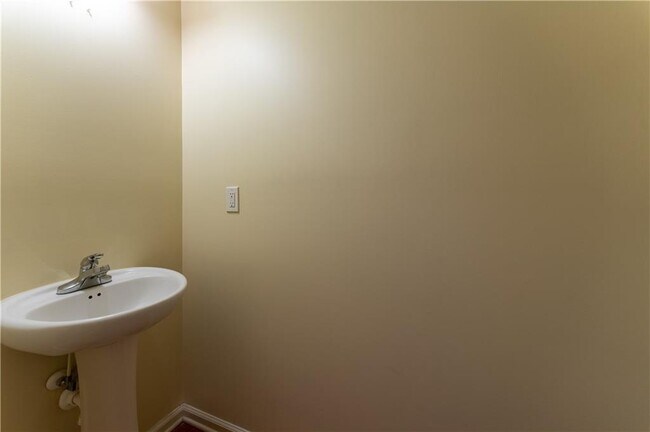 Building Photo - 6210 Elmshorn Way