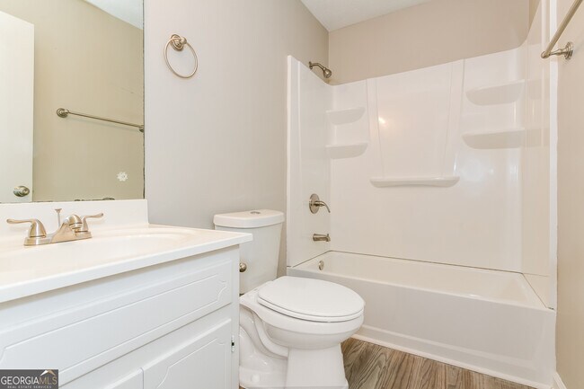 Building Photo - 17 Juliana Ct