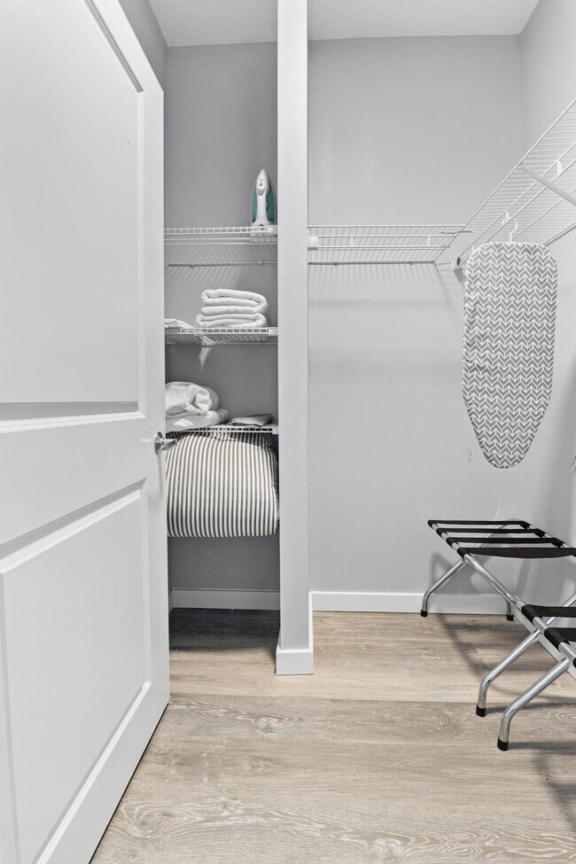 Building Photo - 95 Broadway-SI ID1240367P