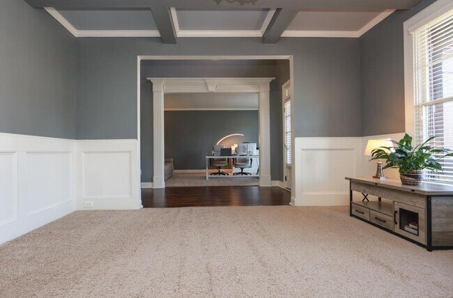 Building Photo - 4669 Sierra Creek Dr NE