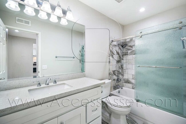 Building Photo - Luxury 2 Bed/2 Bath Condo Home In The Desi...