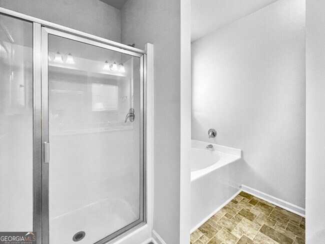 Building Photo - 172 Daisy Cir