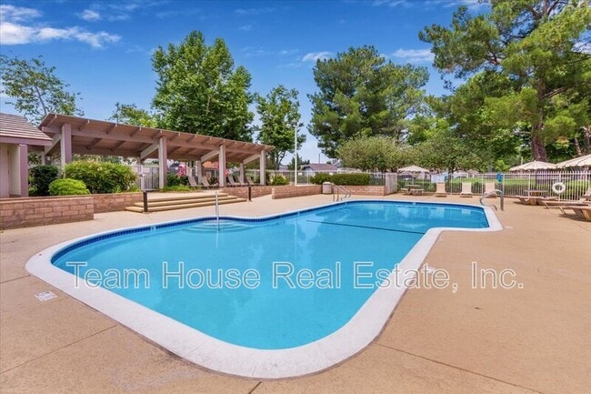 Building Photo - 26076 Viento Ct