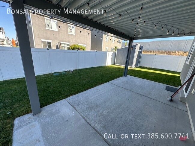 Building Photo - 1524 W Parkview Dr