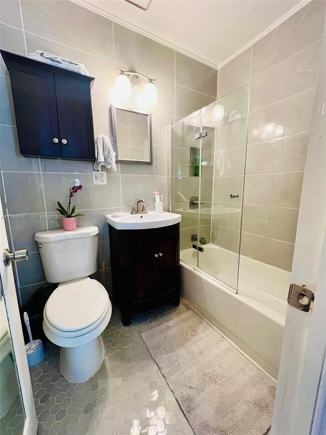 Building Photo - 536 14th St