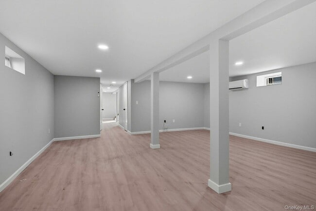 Building Photo - 23 Cedar Ave