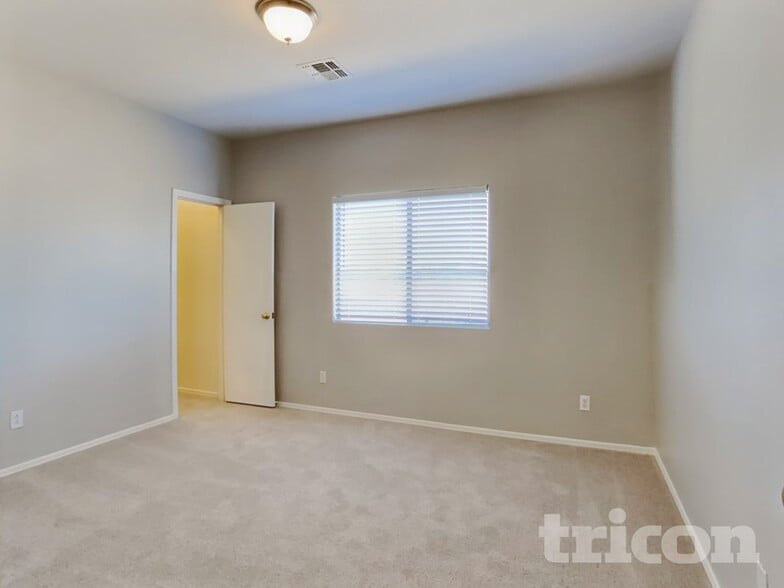 Building Photo - 30493 N Bareback Trail