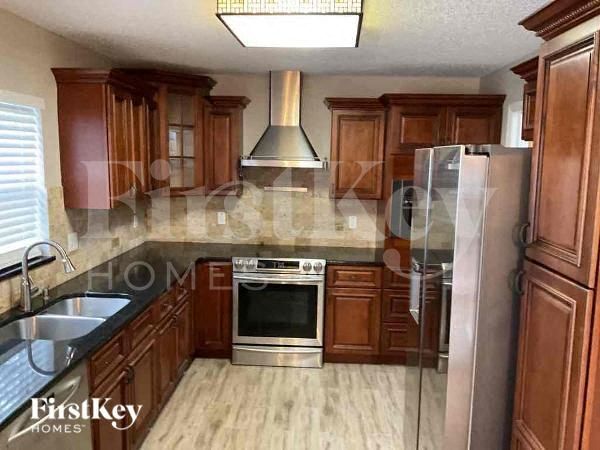 Building Photo - 207 Willowbay Ridge St
