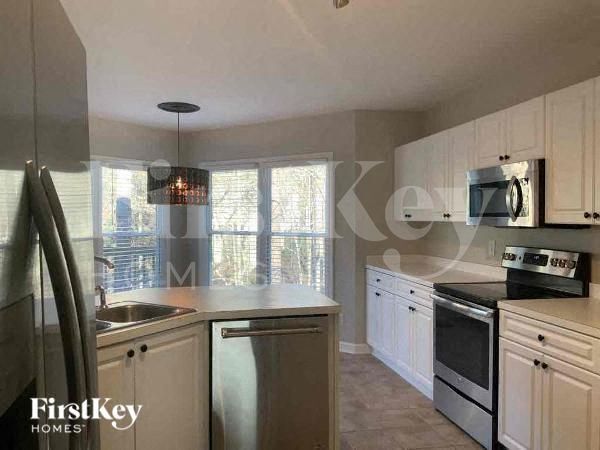 Building Photo - 1520 Maplewood Ct