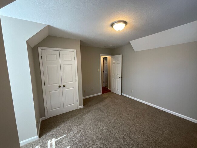Building Photo - 123 Arcaro Dr