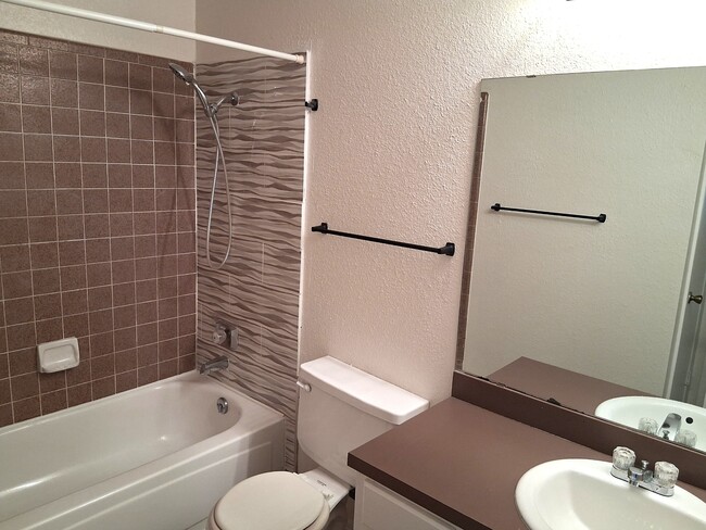 Building Photo - 3515 Plains Dr