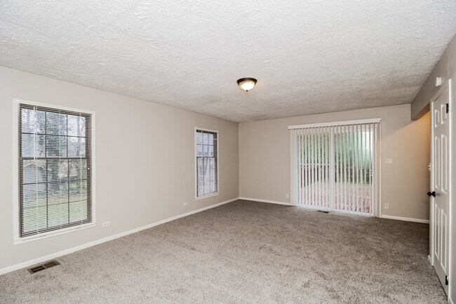 Building Photo - 1928 Leatherleaf Dr SW