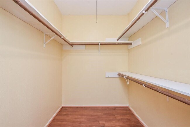 Building Photo - 10555 Turtlewood Ct