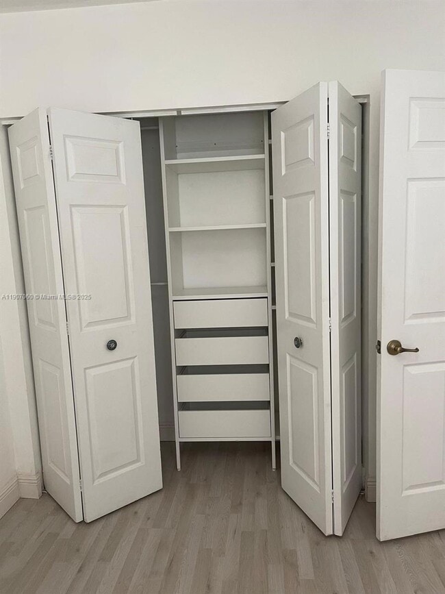 Building Photo - 5641 NW 112th Ct