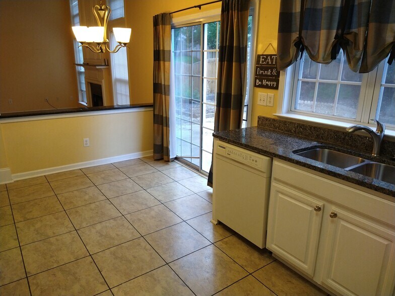 Building Photo - 715 Soneley Ct
