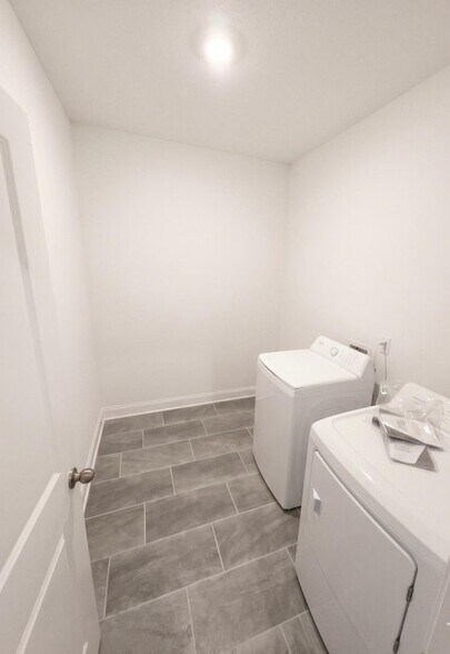 Building Photo - 207 Ensemble Blvd