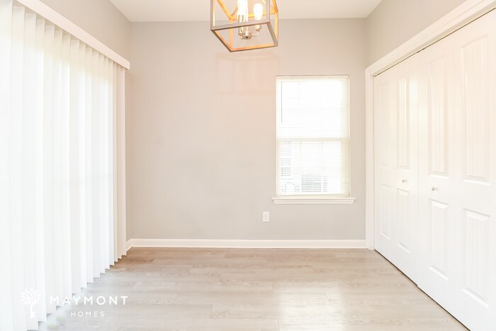 Building Photo - 205 Centre St