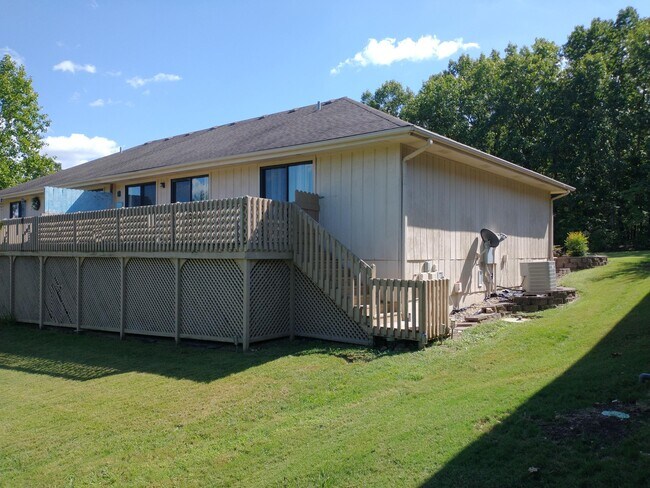 Building Photo - 477 Avondale Dr