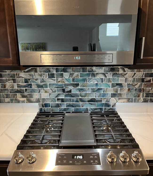 Building Photo - 8226 Blue Canal