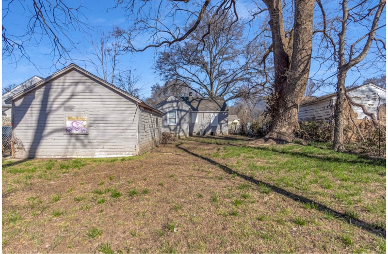 Building Photo - 3067 Pershing Ave