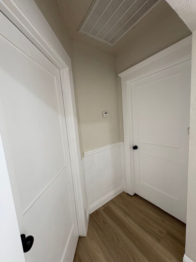 Building Photo - Beautiful 2 Story home Available coming soon!, pet friendly!