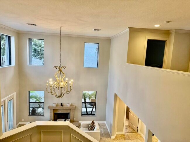 Building Photo - 10577 Santa Laguna Dr