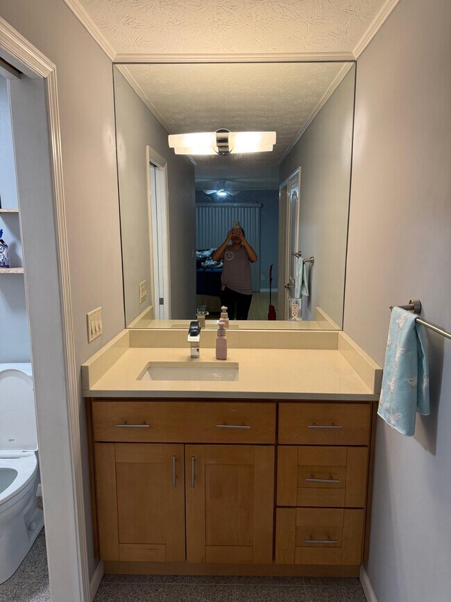 Building Photo - 202 Dunbar Dr