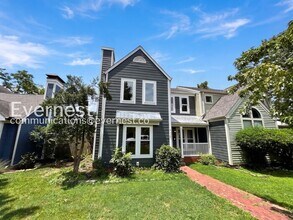 Building Photo - 2 Bed/2 Bath Home with Garage / Pet-Friendly / Available Now!