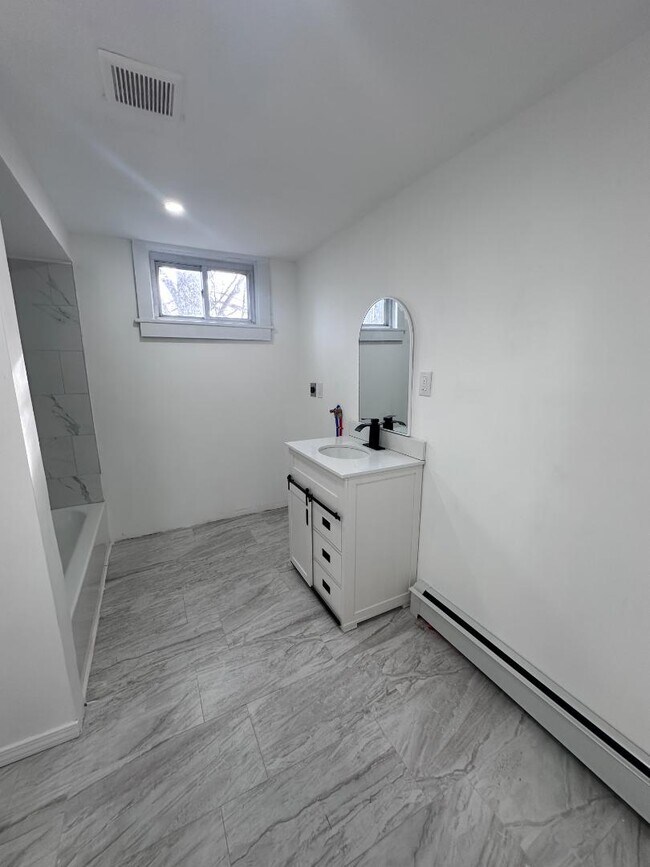 Building Photo - 153 Vine St