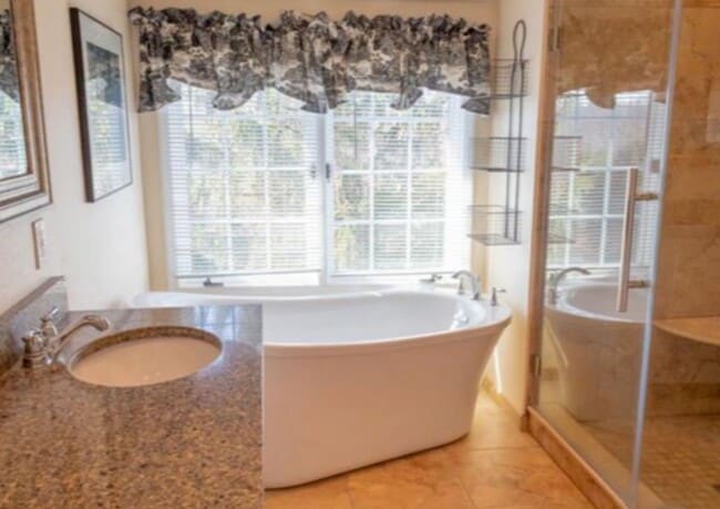 Building Photo - 3 Bed 3 Bath End Unit Townhome in Marsh Harbour Community of Downingtown