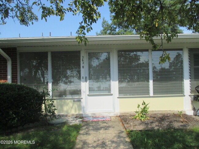 Building Photo - 363B Chesterfield Ct