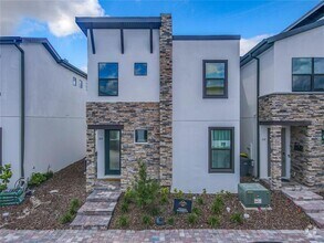 Building Photo - 208 Villa Domani Ct
