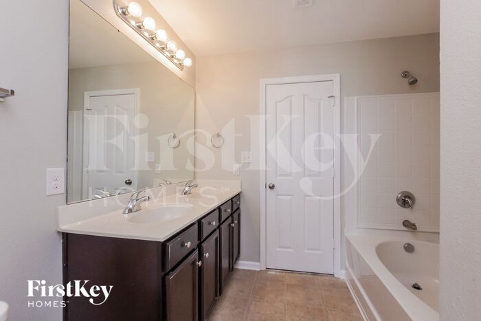 Building Photo - 4825 Manchineel Ln