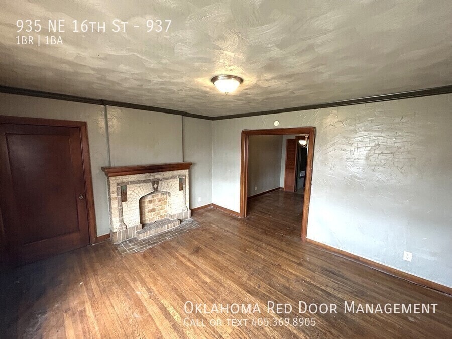 Building Photo - 935 NE 16th St