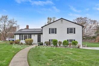 Building Photo - 2215 Lida Ct